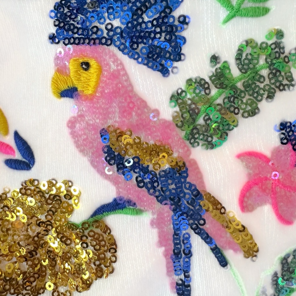 Lilly Pulitzer XL Sheridan Long Sleeve Sweatshirt in Resort White Sequin Parrot - Picture 3 of 11